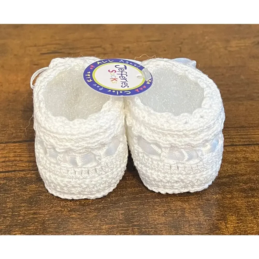 Jefferies Socks Newborn White Hand Crochet Booties w/ White Satin Ribbon Sz 0-1
